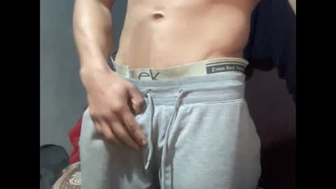 Snapshot of veilofstrength11 chatting on 16, 12, 2025 veilofstrength11 online show from 16, 12, 2025