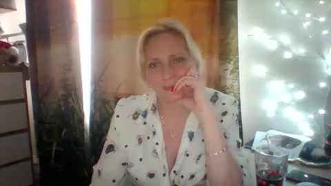 Snapshot of velka_raspberry chatting on 27, 5, 2026 velka_raspberry online show from 27, 5, 2026