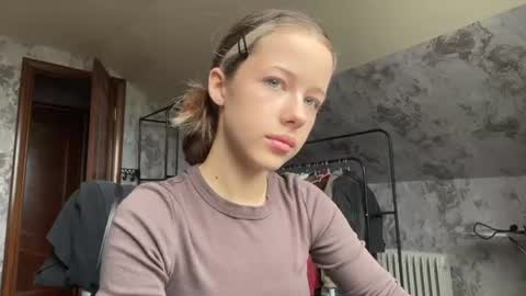 velour_paradise online show from 10, 6, 2026