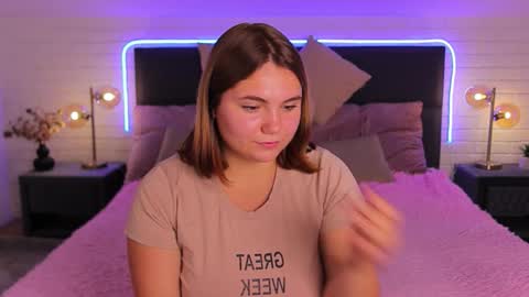 velvet__doll online show from 4, 10, 2025