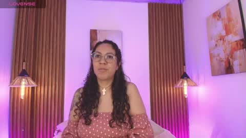 Emma Curly online show from 1, 5, 2026