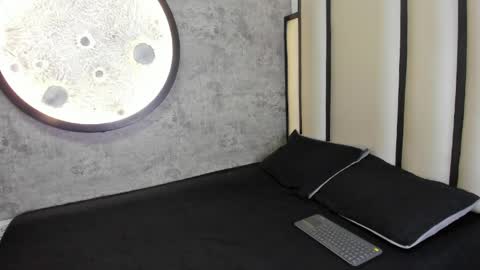 Snapshot of velvet_duo23 chatting on 19, 4, 2026 Stefany Y Diego online show from 19, 4, 2026