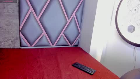 Snapshot of velvet_duo23 chatting on 11, 5, 2026 Stefany Y Diego online show from 11, 5, 2026
