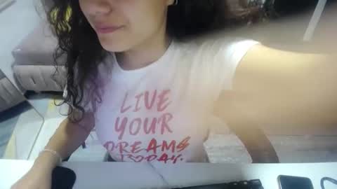 velvet_moon_v online show from 18, 10, 2025