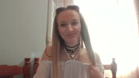 velvetintuition online show from 25, 4, 2026