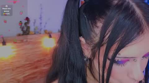 Snapshot of venomeowww_ chatting on 11, 5, 2026 Vivian online show from 11, 5, 2026