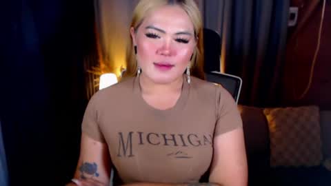 Snapshot of venus_colly chatting on 15, 7, 2026 I am Colly Your mystery girl online show from 15, 7, 2026