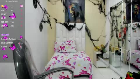 Venus Cortez  online show from 21, 10, 2025