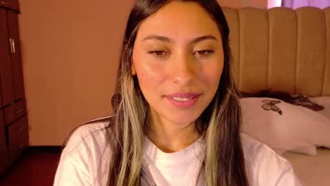 Snapshot of venus_latin_01 chatting on 18, 4, 2026 Mary online show from 18, 4, 2026