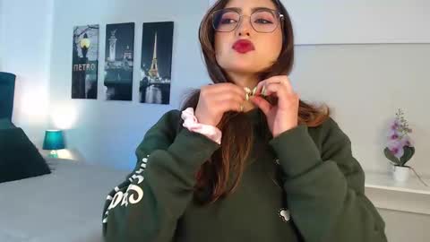 Mia online show from 12, 9, 2025