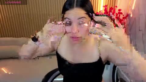 Snapshot of venus_velvet_tp chatting on 27, 4, 2026 Venus online show from 27, 4, 2026
