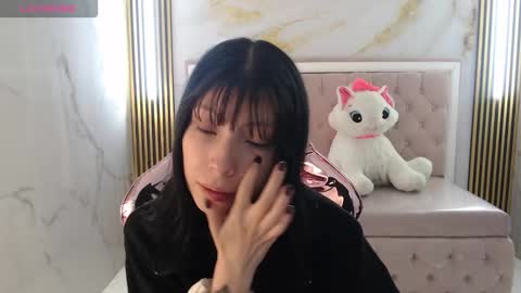 Verana  online show from 9, 11, 2025