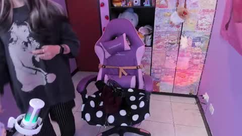     online show from 21, 11, 2025