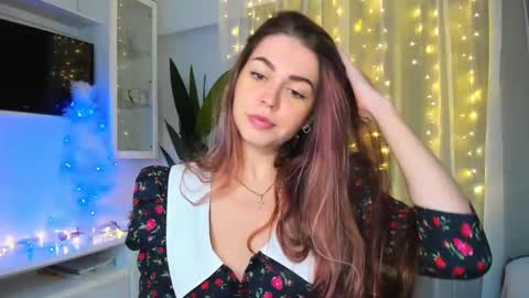 Snapshot of veronarolls chatting on 1, 1, 2025 Lolitalolz online show from 1, 1, 2025