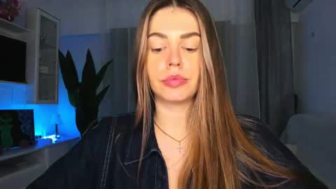 Snapshot of veronarolls chatting on 10, 3, 2025 Lolitalolz online show from 10, 3, 2025
