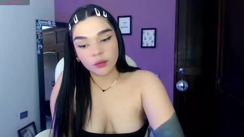 Snapshot of veronica_118 chatting on 1, 3, 2025 veronica_118 online show from 1, 3, 2025