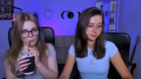 Snapshot of veronica_bubble chatting on 23, 7, 2026 Ronni online show from 23, 7, 2026
