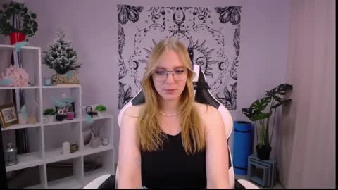 Snapshot of veronicaandersen chatting on 3, 2, 2025 VERONICA online show from 3, 2, 2025