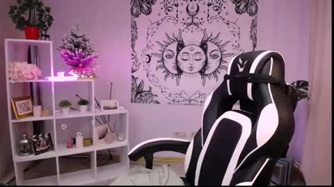 Snapshot of veronicaandersen chatting on 13, 2, 2025 VERONICA online show from 13, 2, 2025