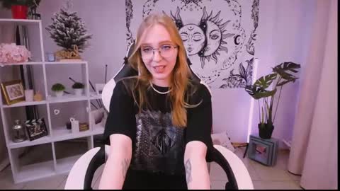 Snapshot of veronicaandersen chatting on 16, 2, 2025 VERONICA online show from 16, 2, 2025