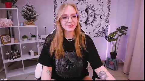 Snapshot of veronicaandersen chatting on 16, 2, 2025 VERONICA online show from 16, 2, 2025