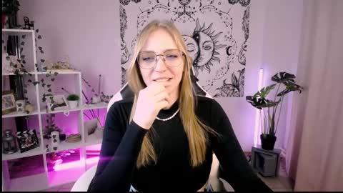 Snapshot of veronicaandersen chatting on 28, 2, 2025 VERONICA online show from 28, 2, 2025