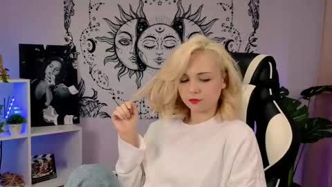 Snapshot of veronicaandersen chatting on 16, 9, 2025 VERONICA online show from 16, 9, 2025