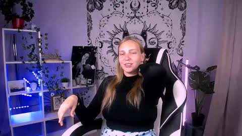 Snapshot of veronicaandersen chatting on 3, 10, 2025 VERONICA online show from 3, 10, 2025