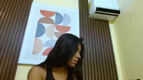 Veronica Robles online show from 10, 9, 2025