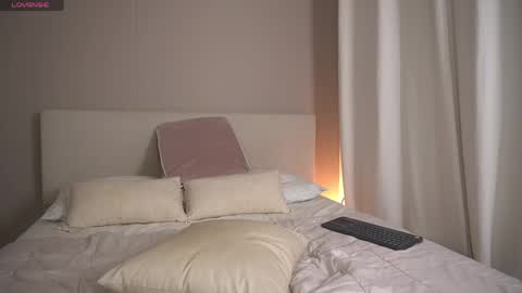  V A L  help me reach 100likes online show from 21, 4, 2026