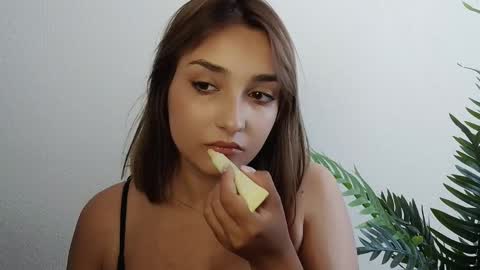 Snapshot of veryveryshygirl chatting on 9, 6, 2026 Ana online show from 9, 6, 2026