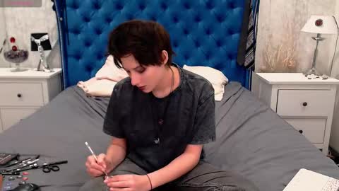 Via online show from 19, 12, 2025