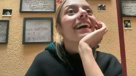Snapshot of viajemos chatting on 2, 7, 2026 papichulo y mamichula online show from 2, 7, 2026