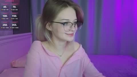 Snapshot of vialeta_baby chatting on 6, 10, 2025 Vi online show from 6, 10, 2025