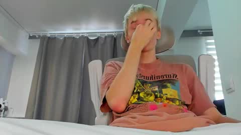 vibemygirl online show from 6, 11, 2025