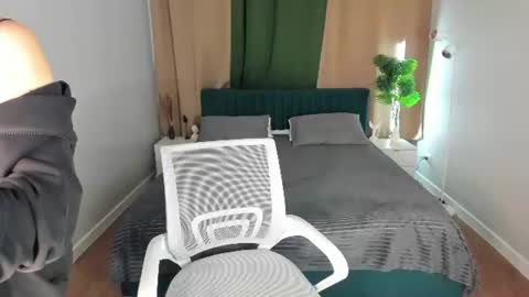 vicki_milles online show from 28, 7, 2026