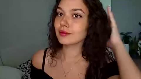 Snapshot of vicki_queen chatting on 8, 7, 2026 Lina online show from 8, 7, 2026