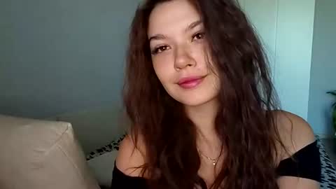 Snapshot of vicki_queen chatting on 18, 7, 2026 Lina online show from 18, 7, 2026