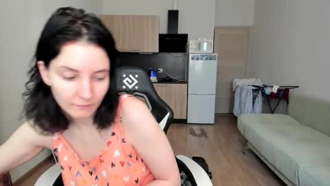 Snapshot of vickie_winters chatting on 21, 10, 2025 Victoria online show from 21, 10, 2025