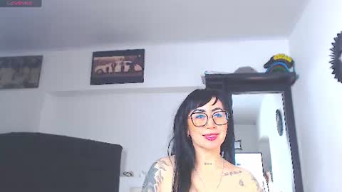 Vicky  online show from 17, 7, 2026