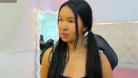 Snapshot of victoria1_tay chatting on 25, 6, 2026 victoria1_tay online show from 25, 6, 2026