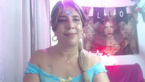 Hi guys   Im victoria  Be the one who can control me in PVT online show from 28, 10, 2025