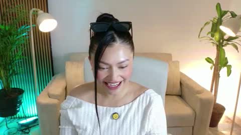 Snapshot of victoria___moon chatting on 7, 1, 2026 victoria online show from 7, 1, 2026