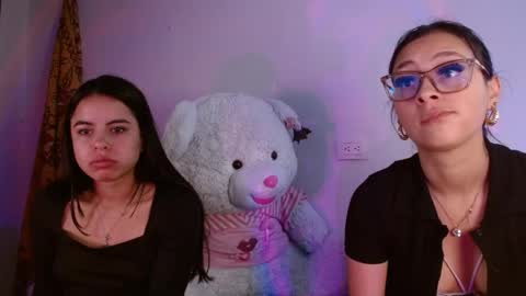 Snapshot of victoria__bear chatting on 4, 6, 2026 victoria online show from 4, 6, 2026
