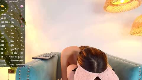 Snapshot of victoria_adams14 chatting on 12, 3, 2025 Victoria for you online show from 12, 3, 2025
