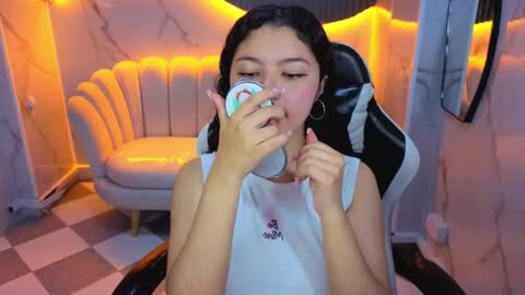 victoria_castillo_b online show from 3, 2, 2026