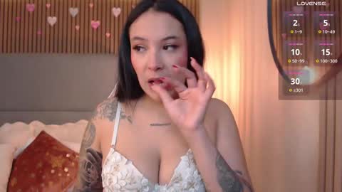 Victoria Collins online show from 4, 3, 2025