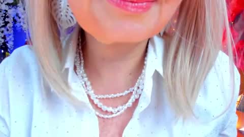 Snapshot of victoria_dior chatting on 13, 2, 2025 diorvictoria9 online show from 13, 2, 2025
