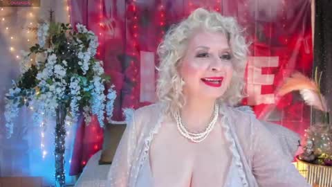 Snapshot of victoria_dior chatting on 24, 4, 2026 diorvictoria9 online show from 24, 4, 2026