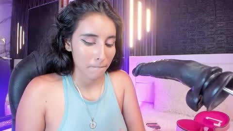 Snapshot of victoria_houston chatting on 11, 9, 2025 Victoria Houston online show from 11, 9, 2025